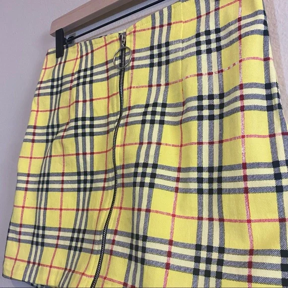 Yellow Plaid Mini Skirt with Zipper Detail - Picture 2 of 4